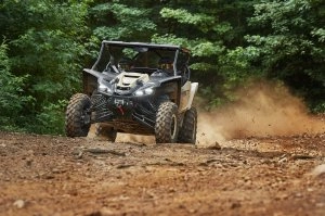 YXZ1000R SS XT-R Action 5