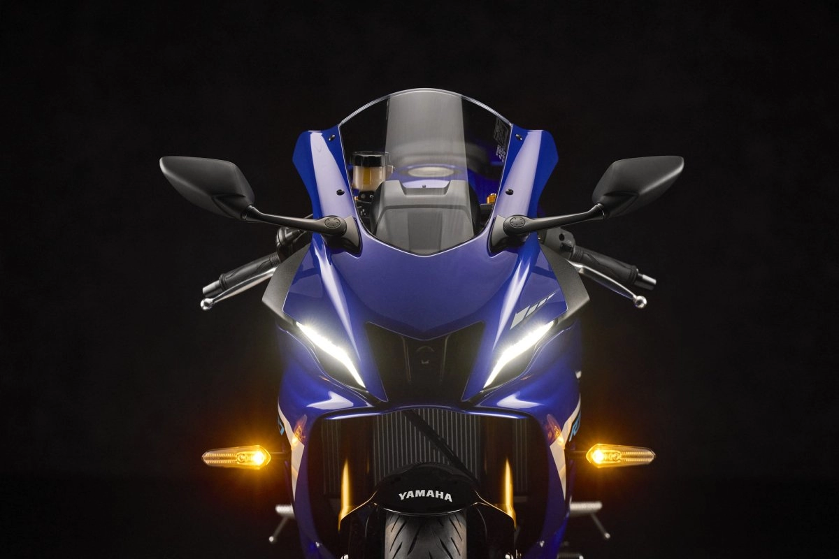 Sleek R-Series Styling