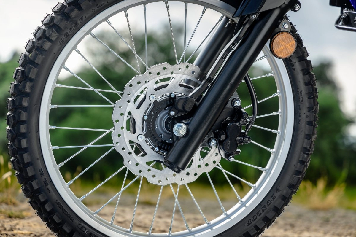 Front and Rear Disc Brakes with ABS